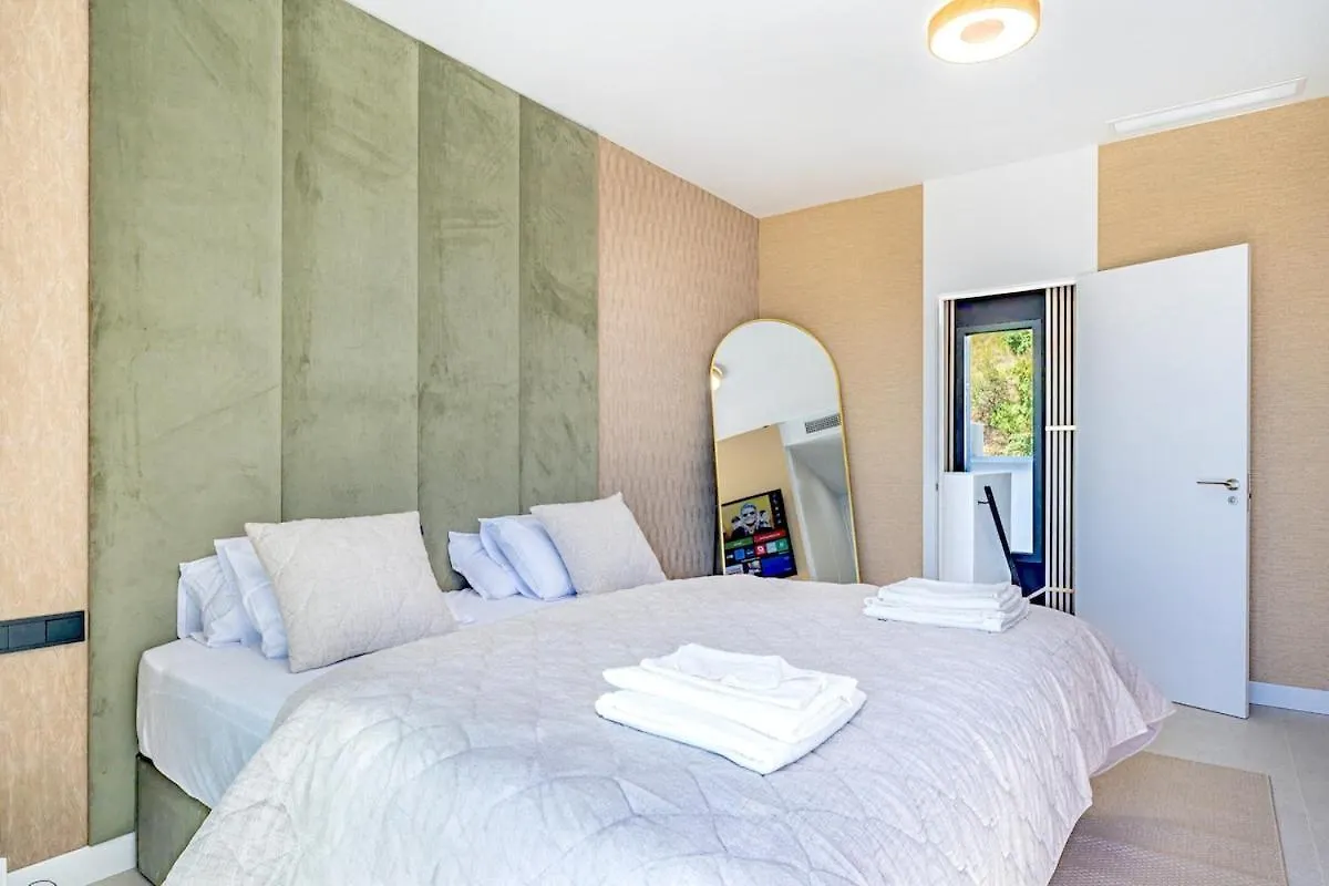 Fabulous Modern Sea View Bliss Daire Marbella
